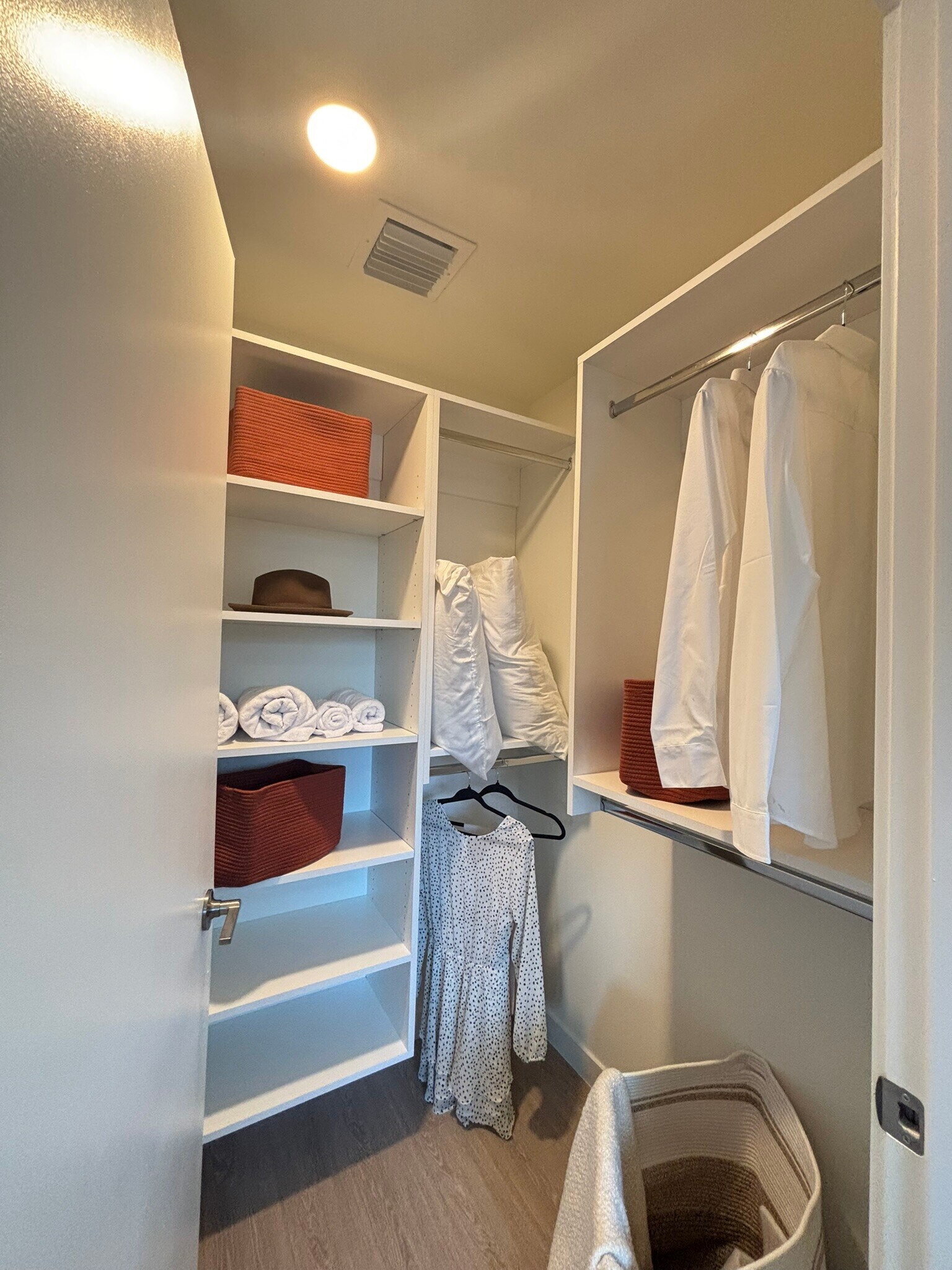 Building Photo - 2385 NE 194th St