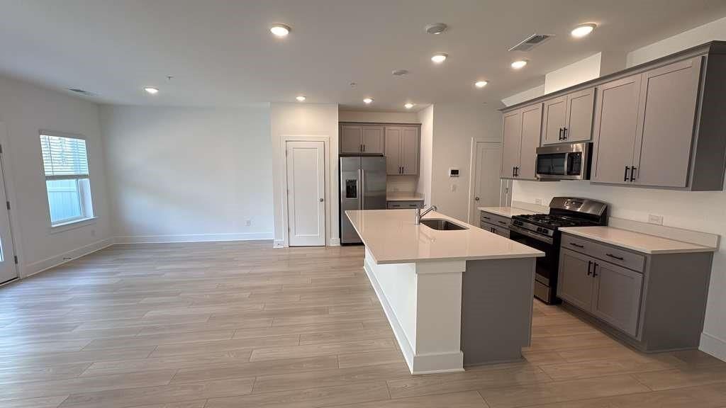 Building Photo - 183 Redbud Rd