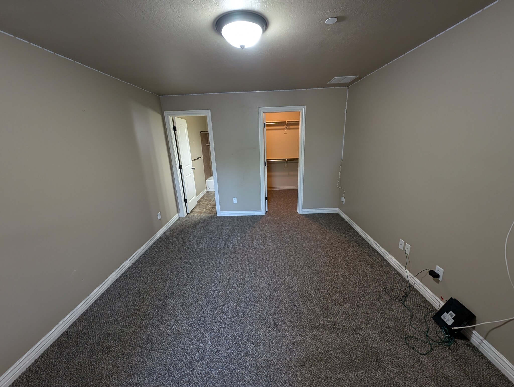 Master - 909 S Main St
