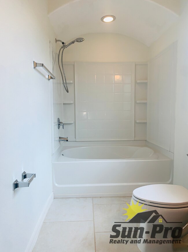 Building Photo - 147 Aston Grande Dr