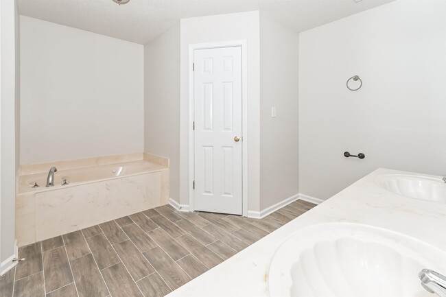Building Photo - 9857 Averbury Dr