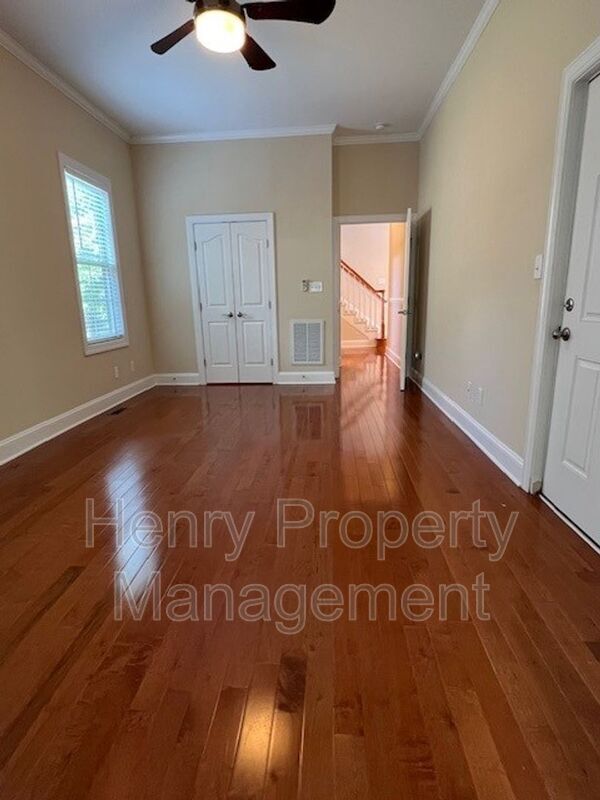 Building Photo - 1905 Old London Way