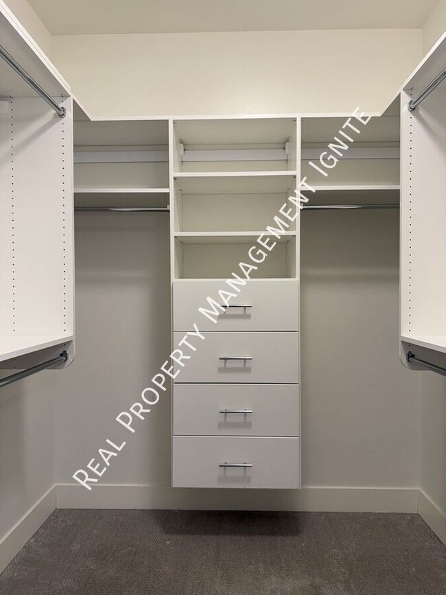 Building Photo - 2242 NW Reserve Camp Ct