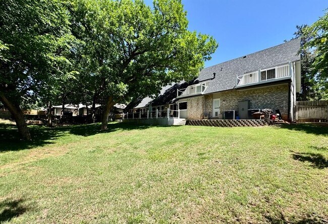 Building Photo - 21 S Trail Ridge Rd
