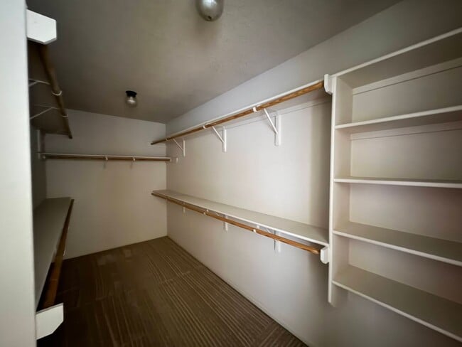 Building Photo - 3301 Bull Run Dr