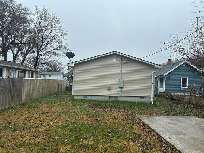 Building Photo - Updated 3 Bed / 2 Bath Home – Council Bluffs – $1,495/mo