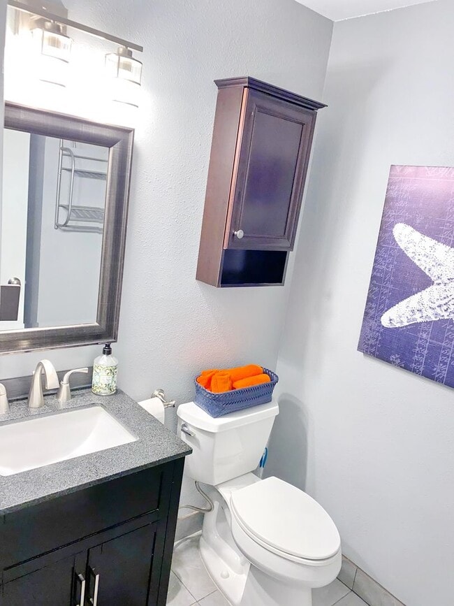 Building Photo - Beautiful and Bright, Nicely Furnished top floor Keonekai Villages condo-- recently remodeled and...