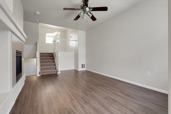 Building Photo - $2,695- 3 Bed, 3 Bath Updated Townhouse wi...