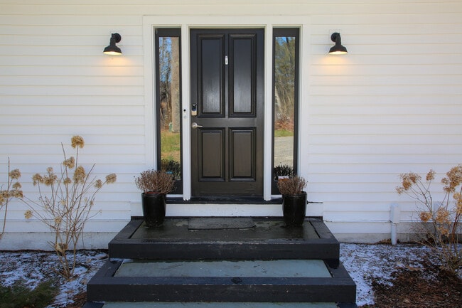 Building Photo - 23 Cross Rd