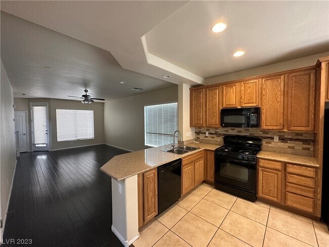 Building Photo - 10434 Amber Night St