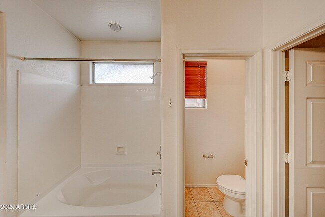 Building Photo - 40102 N Bridlewood Ct