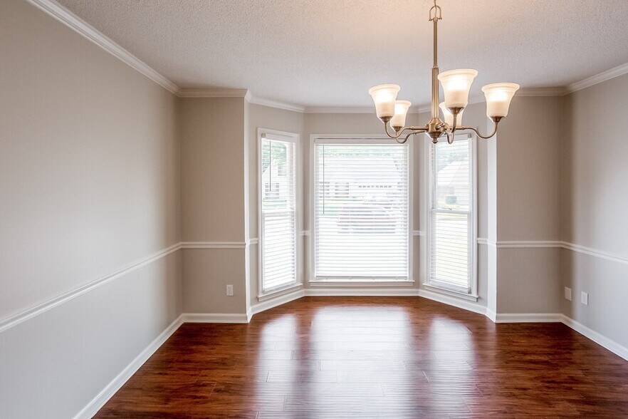 Building Photo - 4378 Bunker Hill Dr