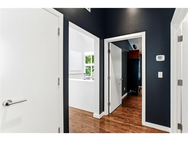 Building Photo - 20650 Bayview Ct