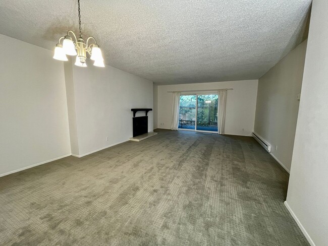 Building Photo - Available Now, Spacious One Level Bainbrid...