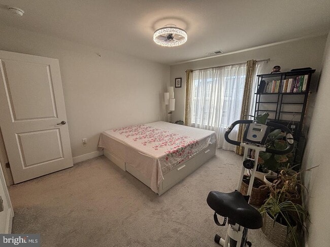 Building Photo - 983 Skylar Ct.