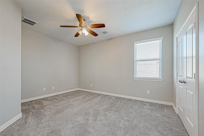 Building Photo - 30806 Academy Trace Dr