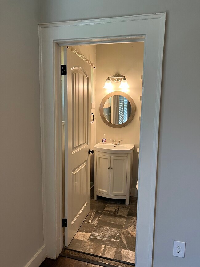 Building Photo - 631 9th Ct S