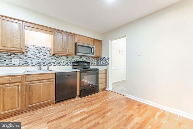 Building Photo - 11 Chateau Cir