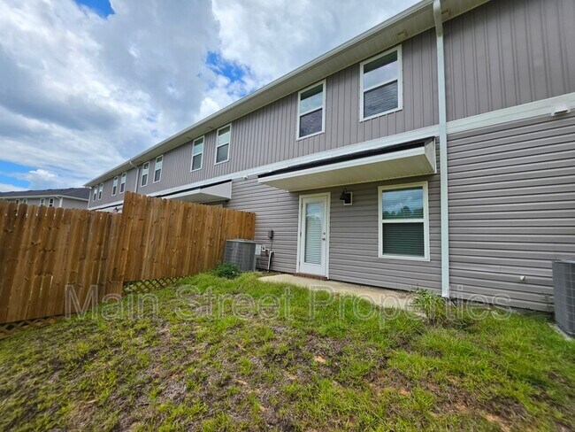 Building Photo - 9011 Golden Eye Dr