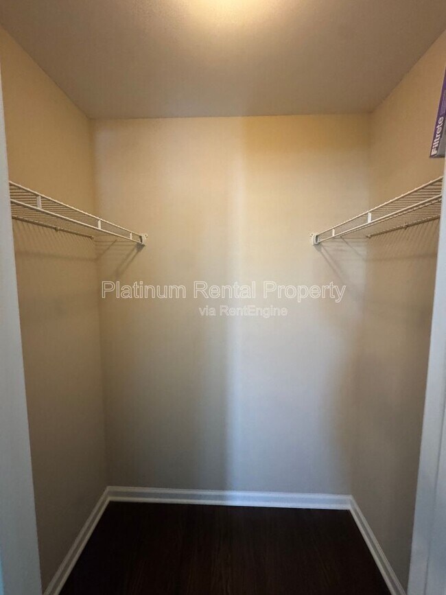 Building Photo - 211 Creek Side Pass