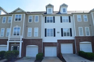 Building Photo - 6321 Park Creek Dr
