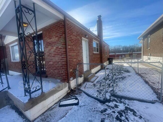 Building Photo - 8356 Elmore Ave