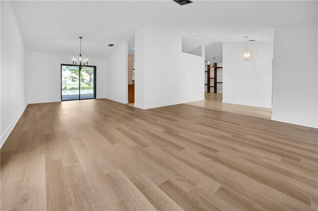 Building Photo - 10765 NW 9th Ct