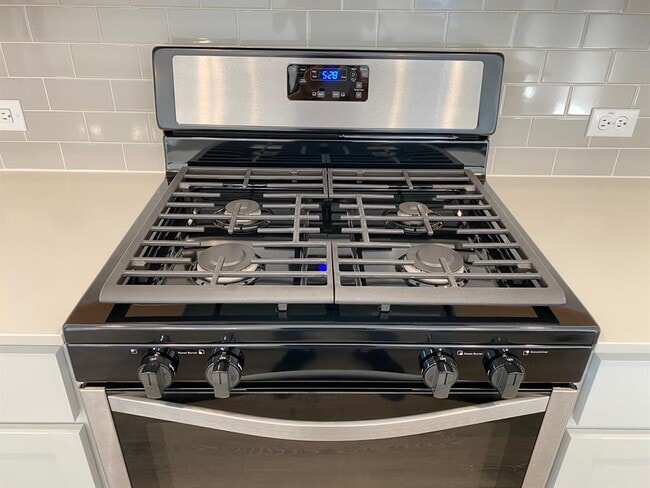 Building Photo - 130 Ft Clark Spgs Dr