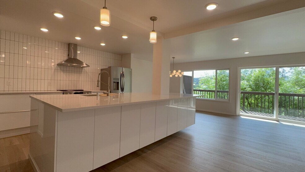 Building Photo - 504 S Coeur d'Alene St