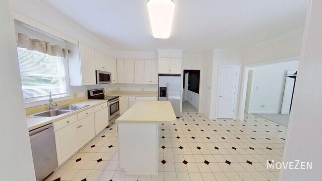 Building Photo - 2400 Tweedmore Ct