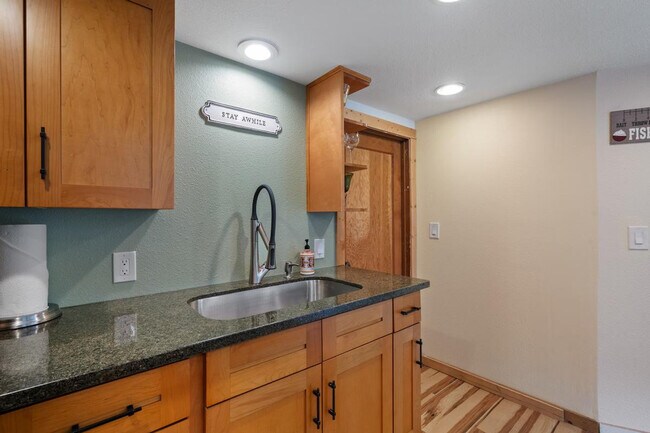 Building Photo - 11582 Washougal River Rd