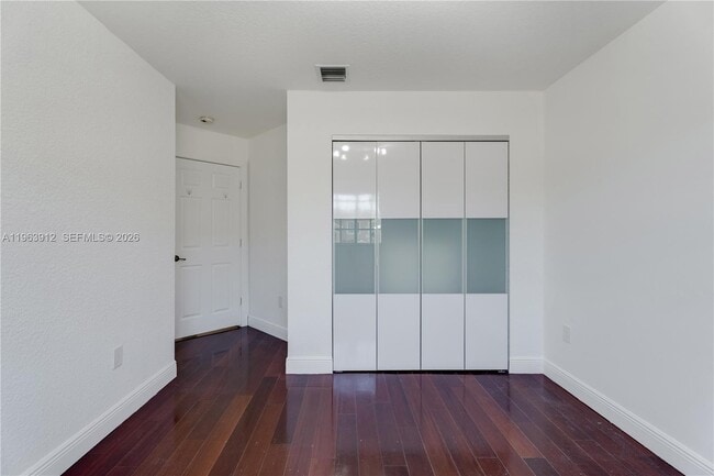 Building Photo - 7044 NW 115th Ct