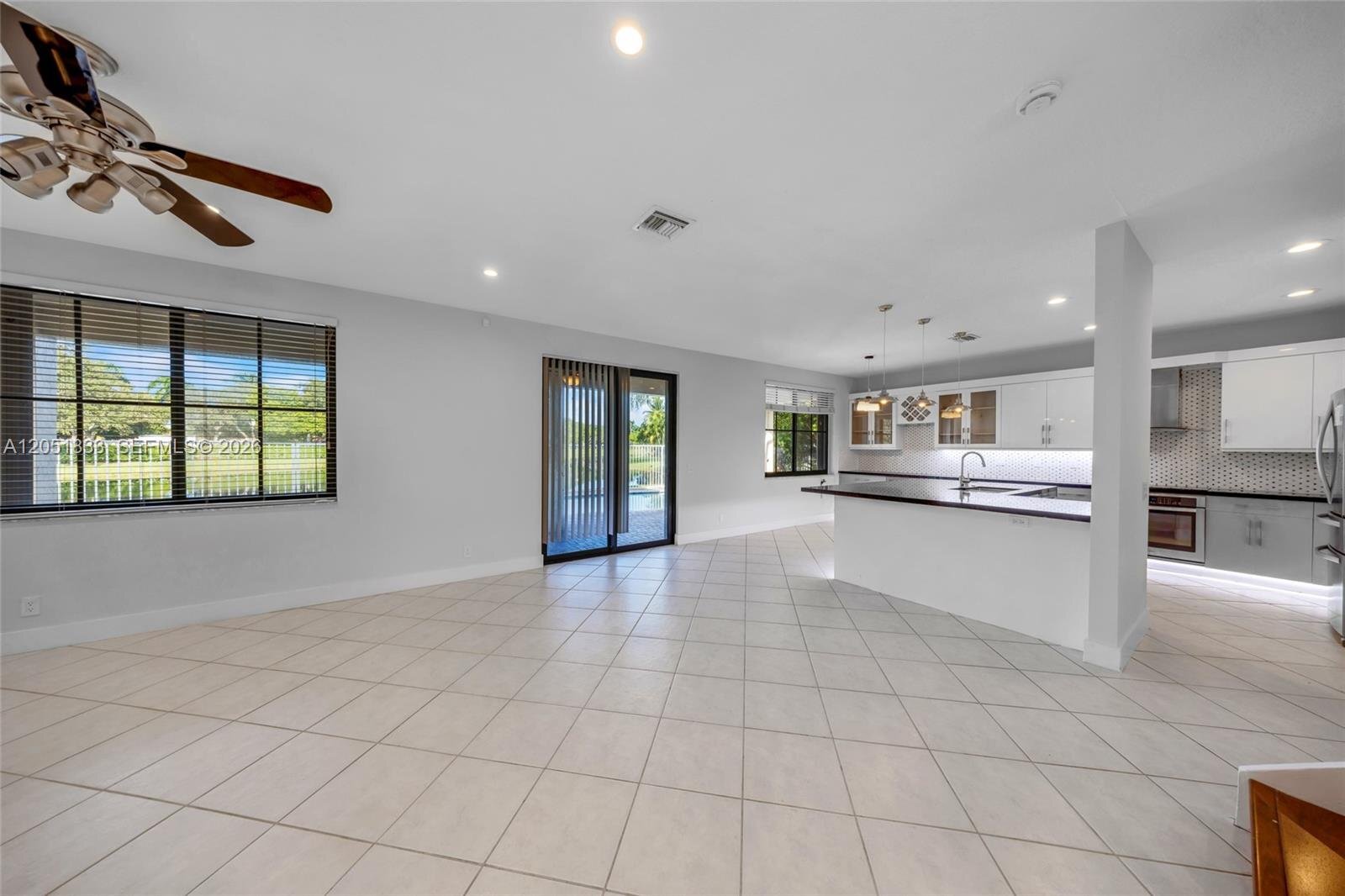 Building Photo - 1538 Tamarind Ct