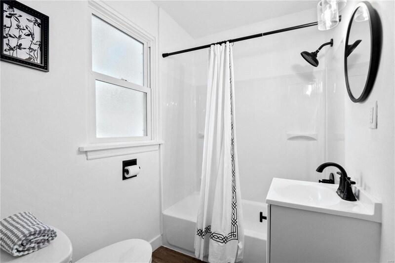 Building Photo - 205 N 28th St