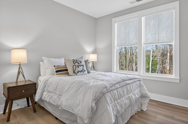 Building Photo - 76 Old Mill Bottom Rd N