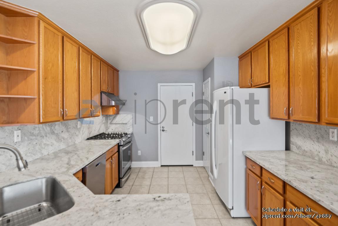Building Photo - 350 Sutterwind Dr