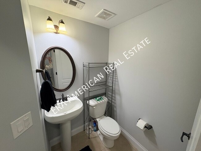 Building Photo - 485 Westgate Wy