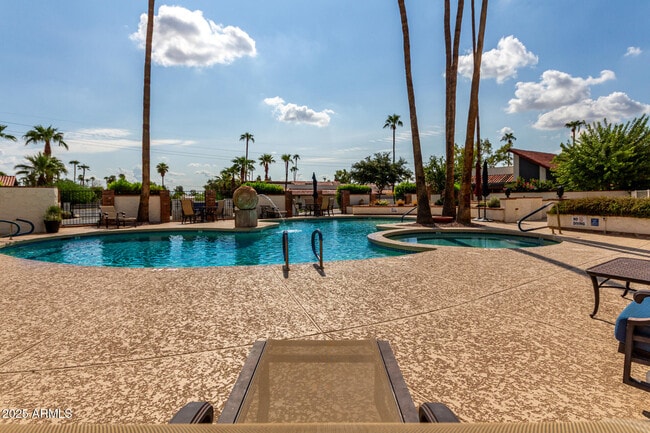 Building Photo - 5724 N Scottsdale Rd