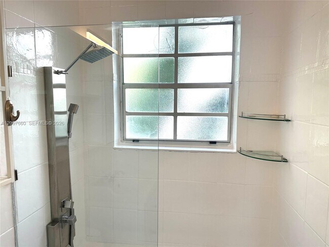 Building Photo - 1007 Meridian Ave