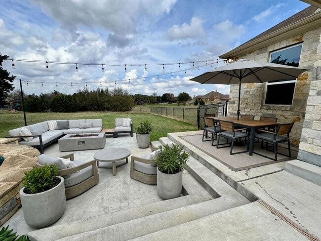 Building Photo - AVAILABLE NOW! One-of-a-Kind Luxury Estate | 5BD/3BA on 2 Acres in Liberty Hill!