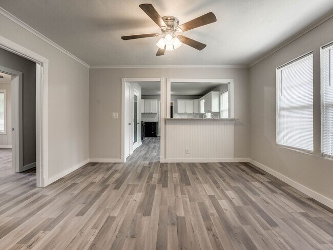 Building Photo - 3 bed, 2 bath home in Shawnee!