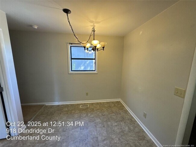Building Photo - 918 Dandridge Dr