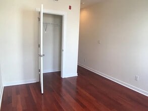 Building Photo - 2631 W Girard Ave