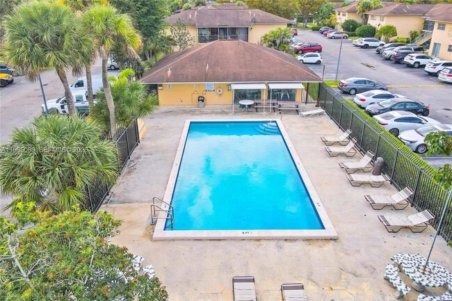 Building Photo - 15619 SW 73rd Cir Terrace