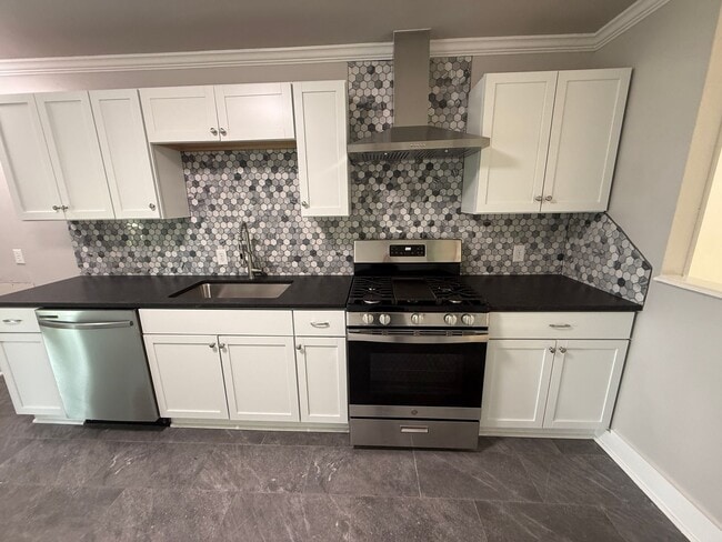Building Photo - Broken Arrow Fully Remodeled Dream Home 3 Bedroom