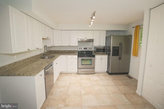 Building Photo - 5564 Caithness Ct