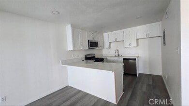 Building Photo - 2655 Andover Ave
