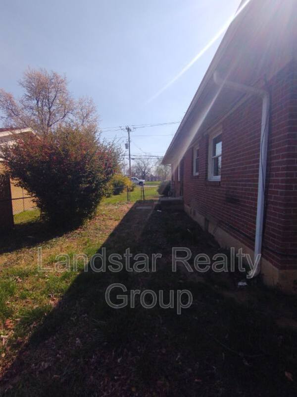 Building Photo - 5611 Johnsontown Rd