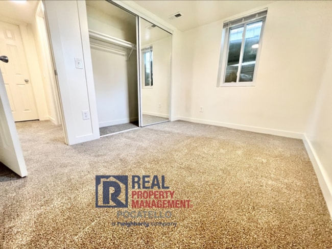 Building Photo - 635 N 14th