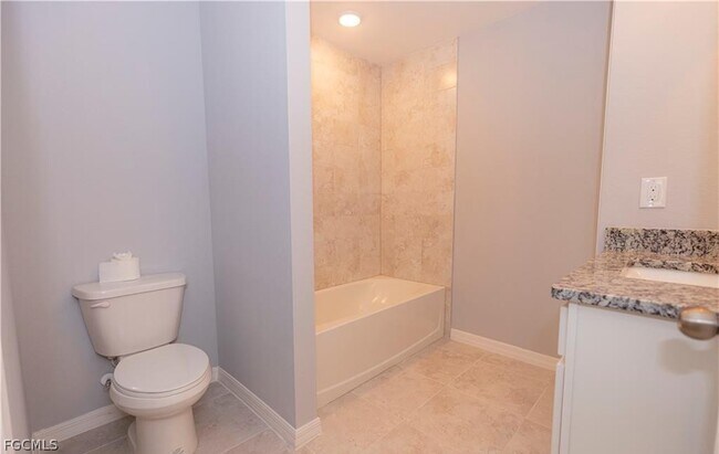 Building Photo - 1400 SW 1st Terrace